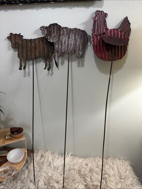Rustic Style Red and Brown Corrugated Metal Farm Animal Plant Stakes Yard Art